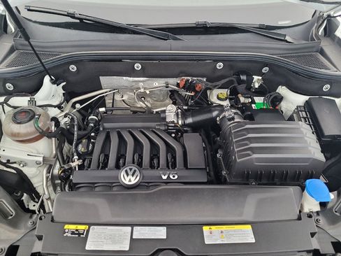 Used 2021 Volkswagen Atlas Cross Sport SE w/ Panoramic Sunroof Package FWD image 30