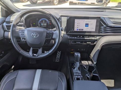Used 2025 Toyota Camry SE w/ Convenience Package FWD image 31