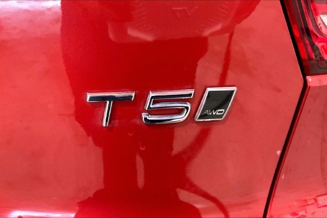Used 2020 Volvo XC40 T5 Momentum AWD/4WD image 10