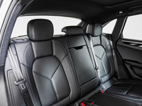 Certified 2025 Porsche Macan S AWD/4WD image 6