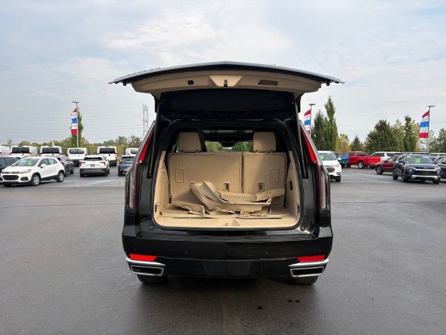 Certified 2024 Cadillac Escalade Premium Luxury w/ LPO, Floor Liner Package AWD/4WD image 17