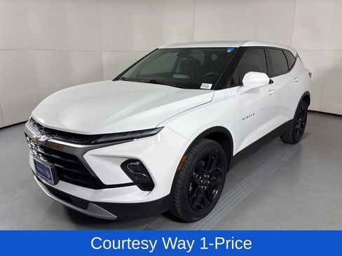 Used 2023 Chevrolet Blazer LT w/ Driver Confidence Package FWD image 5
