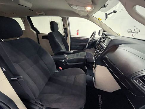 Used 2017 Dodge Grand Caravan SE w/ Power Window Group FWD image 25