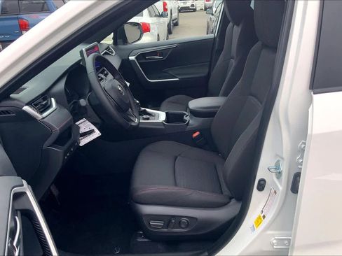 New 2025 Toyota RAV4 SE image 9