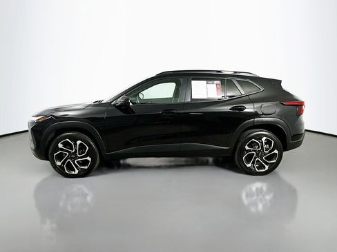 Used 2024 Chevrolet Trax RS w/ Sunroof Package FWD image 5