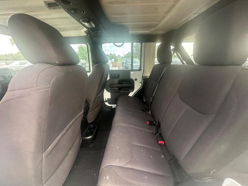 Used 2015 Jeep Wrangler Unlimited Sport AWD/4WD image 11