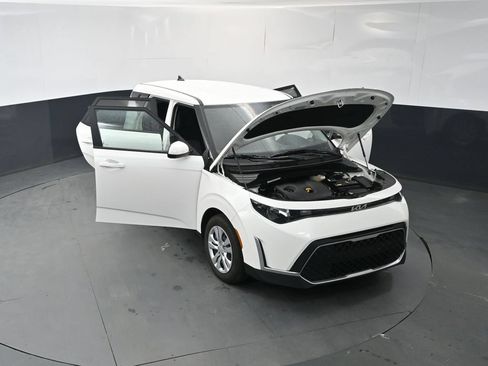 Used 2023 Kia Soul LX FWD image 17