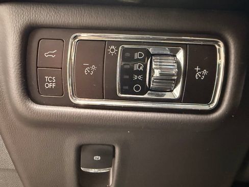 Used 2023 Lincoln Nautilus Reserve AWD/4WD image 21