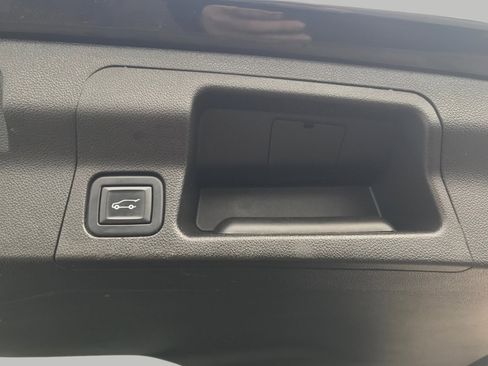 Used 2023 GMC Acadia SLT w/ Trailering Package image 15