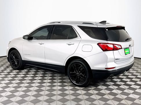 Used 2020 Chevrolet Equinox LT w/ Sport Edition FWD image 6