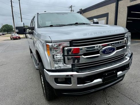 Used 2017 Ford F250 Lariat w/ Lariat Value Package AWD/4WD image 11