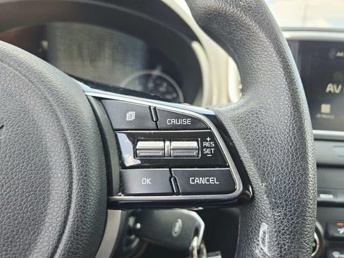Used 2022 Kia Sportage LX AWD/4WD image 11