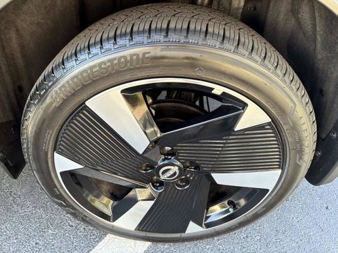 Used 2025 Nissan Kicks SR image 27