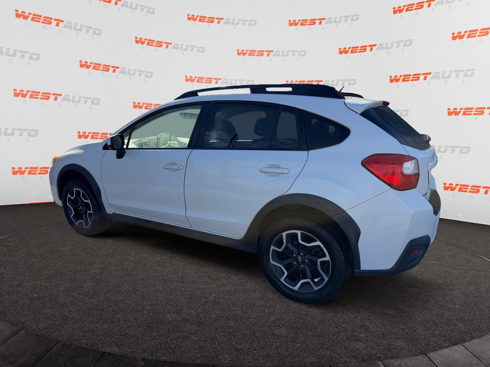 Used 2017 Subaru Crosstrek 2.0i Premium AWD/4WD image 3