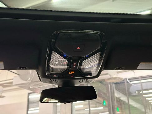 Used 2018 BMW 530i xDrive image 41