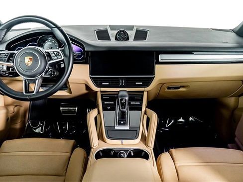 Used 2022 Porsche Cayenne S image 55