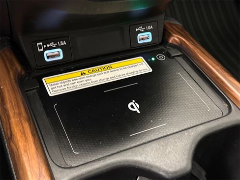 Used 2020 Honda CR-V Touring image 32