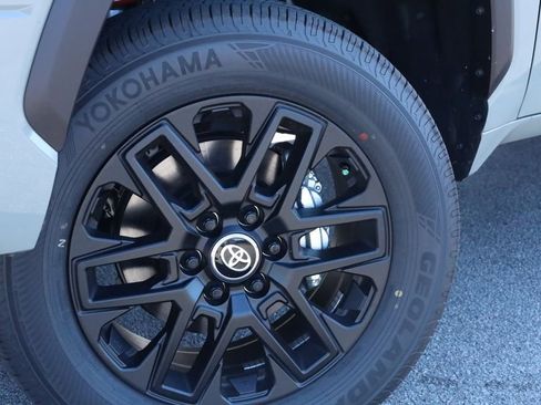 New 2026 Toyota Tundra Limited AWD/4WD image 15