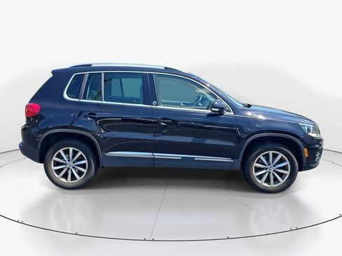 Used 2017 Volkswagen Tiguan Wolfsburg Edition AWD/4WD image 2