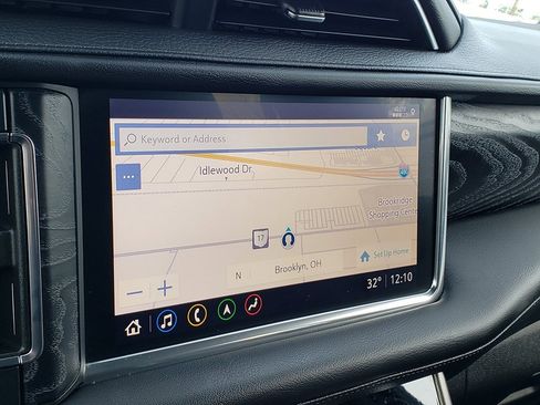 Used 2021 GMC Yukon Denali w/ Denali Premium Package image 27