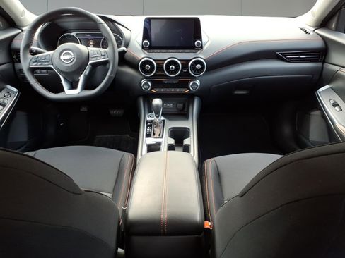 Used 2025 Nissan Sentra SR w/ Midnight Edition image 8