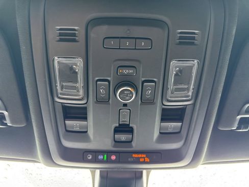 Used 2022 GMC Yukon Denali image 25