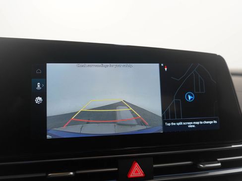 Used 2025 Hyundai Elantra SEL image 26