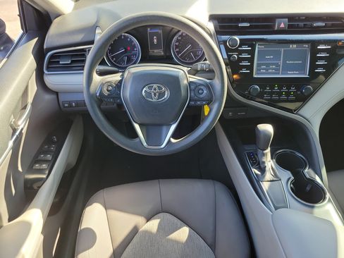 Used 2019 Toyota Camry LE FWD image 4