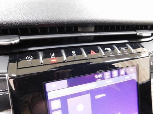 Used 2022 Jeep Grand Cherokee Laredo image 26