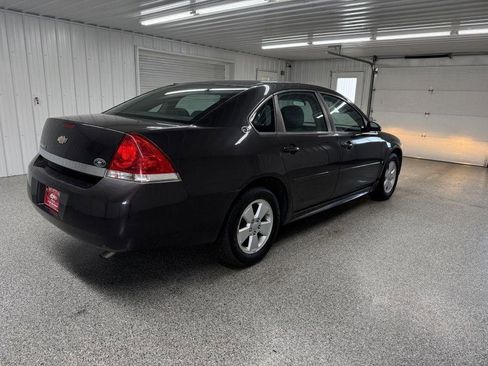 Used 2009 Chevrolet Impala LT FWD image 6