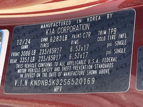 Used 2025 Kia Carnival FWD image 29