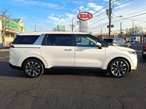 Used 2022 Kia Carnival EX FWD image 10