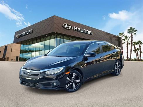 Used 2018 Honda Civic Touring image 1