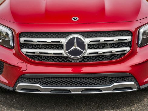 Used 2021 Mercedes-Benz GLB 250 4MATIC image 7