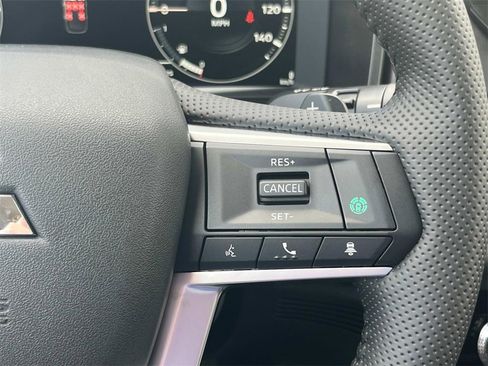 New 2025 Mitsubishi Outlander SE image 27