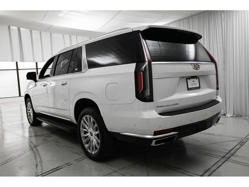Used 2024 Cadillac Escalade ESV Premium Luxury w/ LPO, Floor Liner Package AWD/4WD image 5