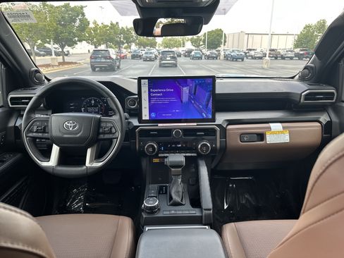 Certified 2025 Toyota 4Runner Limited AWD/4WD image 29