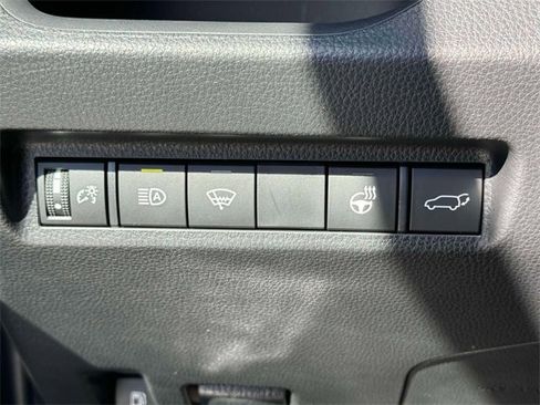Used 2022 Toyota RAV4 SE image 21