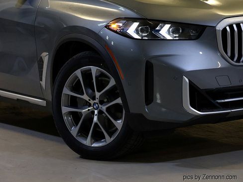 New 2026 BMW X5 xDrive50e w/ Climate Comfort Package image 3