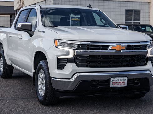 Used 2023 Chevrolet Silverado 1500 LT w/ Work Truck Package AWD/4WD image 3