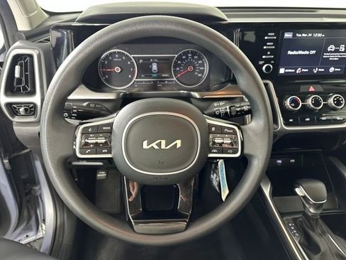 Used 2023 Kia Sorento LX image 14