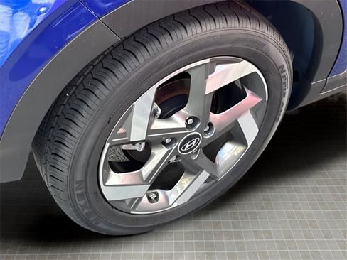 New 2025 Hyundai Venue Limited image 21