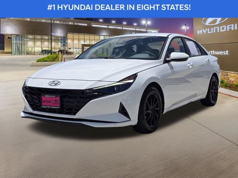 Used 2023 Hyundai Elantra Blue FWD image 2