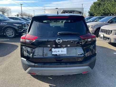 Used 2023 Nissan Rogue SV image 7
