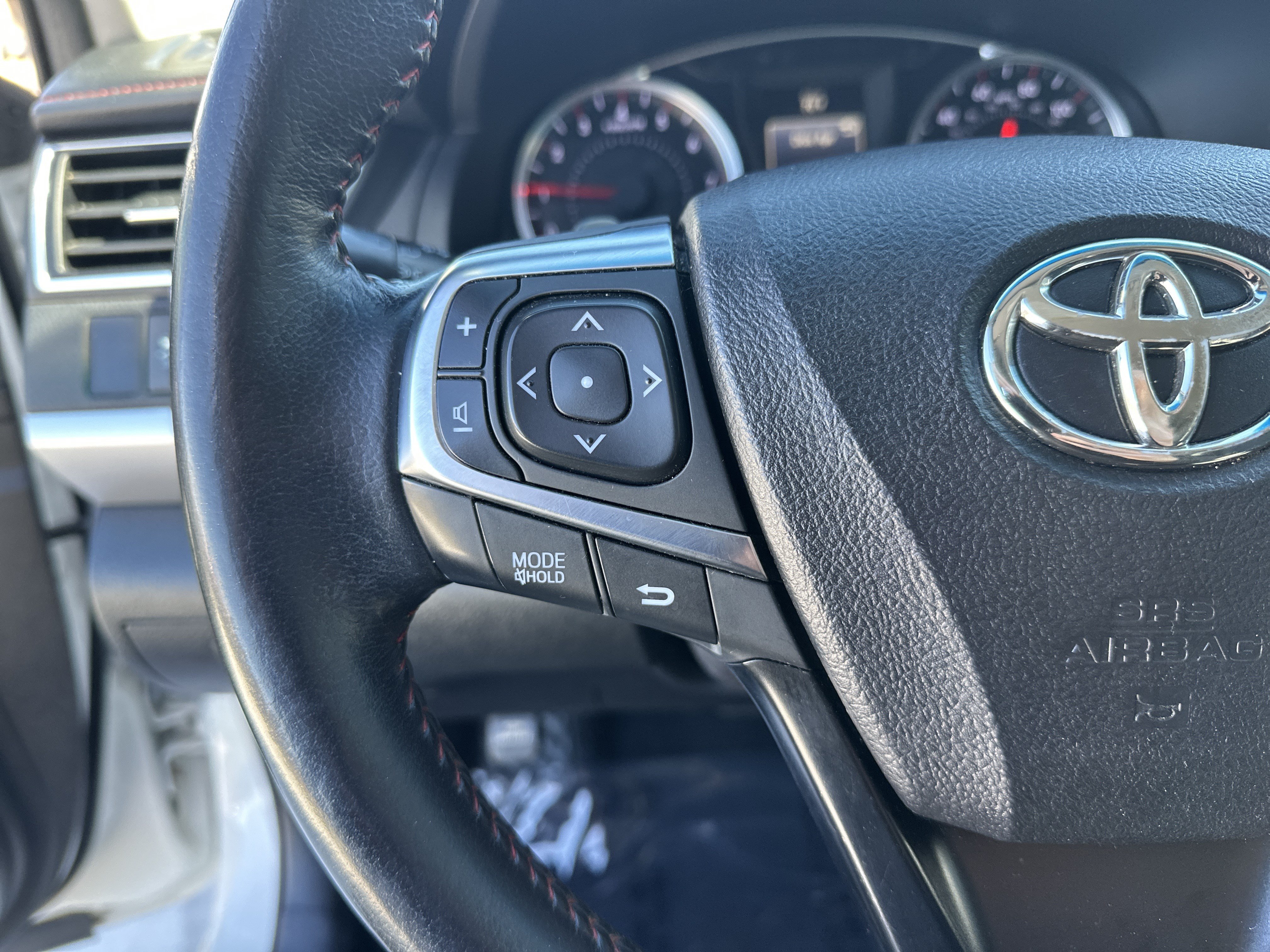 Used 2016 Toyota Camry SE FWD image 19