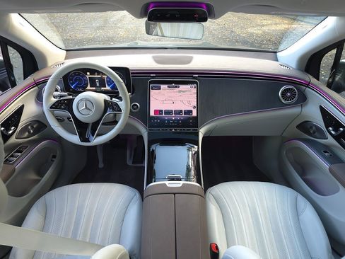 Used 2023 Mercedes-Benz EQS 450+ SUV image 10