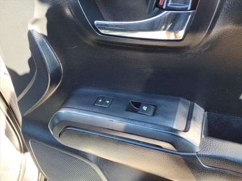 Certified 2019 Toyota Tacoma TRD Off-Road image 7