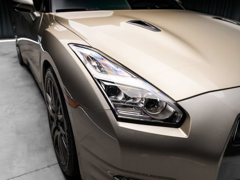 Used 2016 Nissan GT-R Premium AWD/4WD image 20