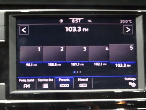 Used 2024 Volkswagen Jetta SE image 31