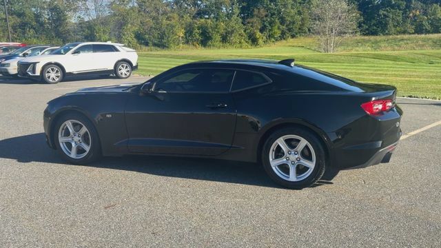 Used 2019 Chevrolet Camaro LT RWD image 6